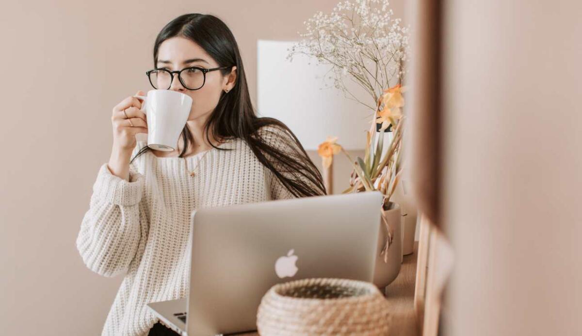 Caffè, famiglia e passione: la storia tutta al femminile di Dinicaffè - Questa azienda premia le donne (canva.com) - www.statodonna.it