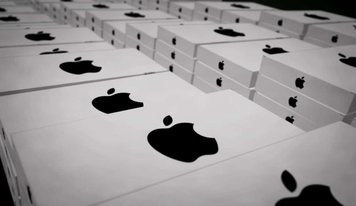 Leak iPhone 17: il CAD della custodia anticipa un cambio di design significativo - Apple, l'iPhone 17 avrà un design diverso (DepositPhotos) - FindBest