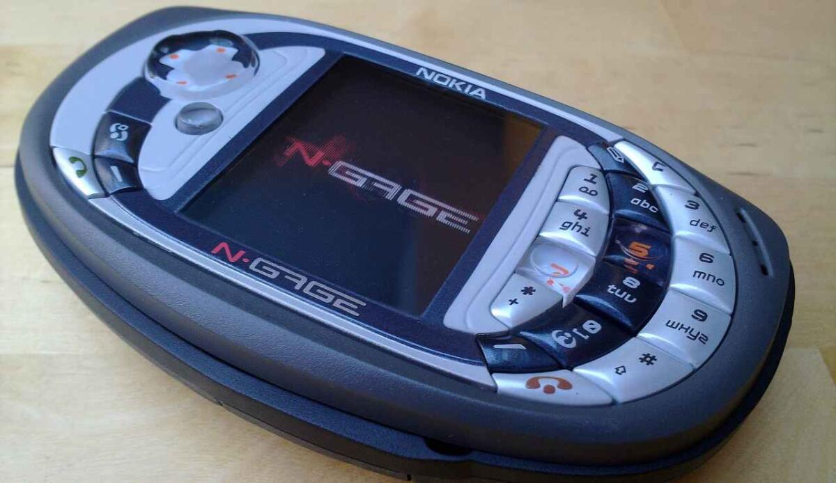 Nokia e l'ambizioso fallimento del N-Gage: un'idea troppo avanti per i tempi? - Nokia N-Gage, la console ambiziosa che ha fallito sul mercato (Wikimedia Commons / Andrew Currie) - FindBest
