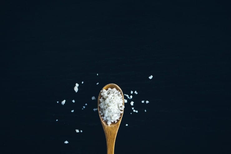 Sale, ecco i dati sull'uso in cucina e nei cibi lavorati (Unsplash) - FindBest