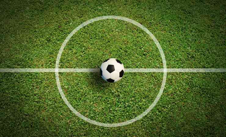 Foto di un pallone da calcio (Canva foto) - qrios.it