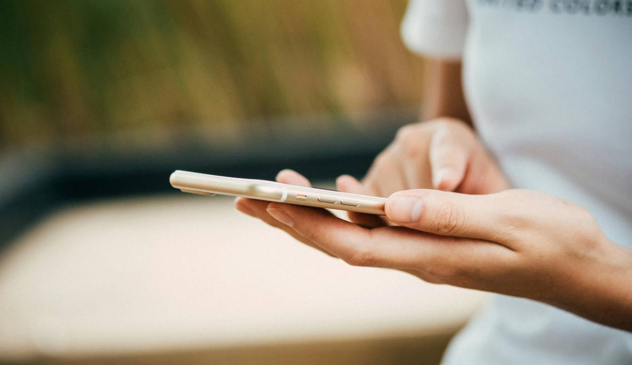Smartphone (Pexels foto) - www.notiziesecche.it