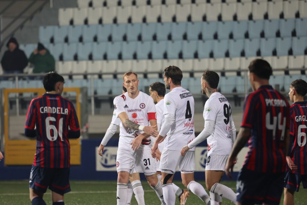 Immagine in evidenza: uno scatto di Taranto-Foggia (Serie C - girone C 2024/25) - crediti: foto di Federico Antonellis/Calcio Foggia 1920
