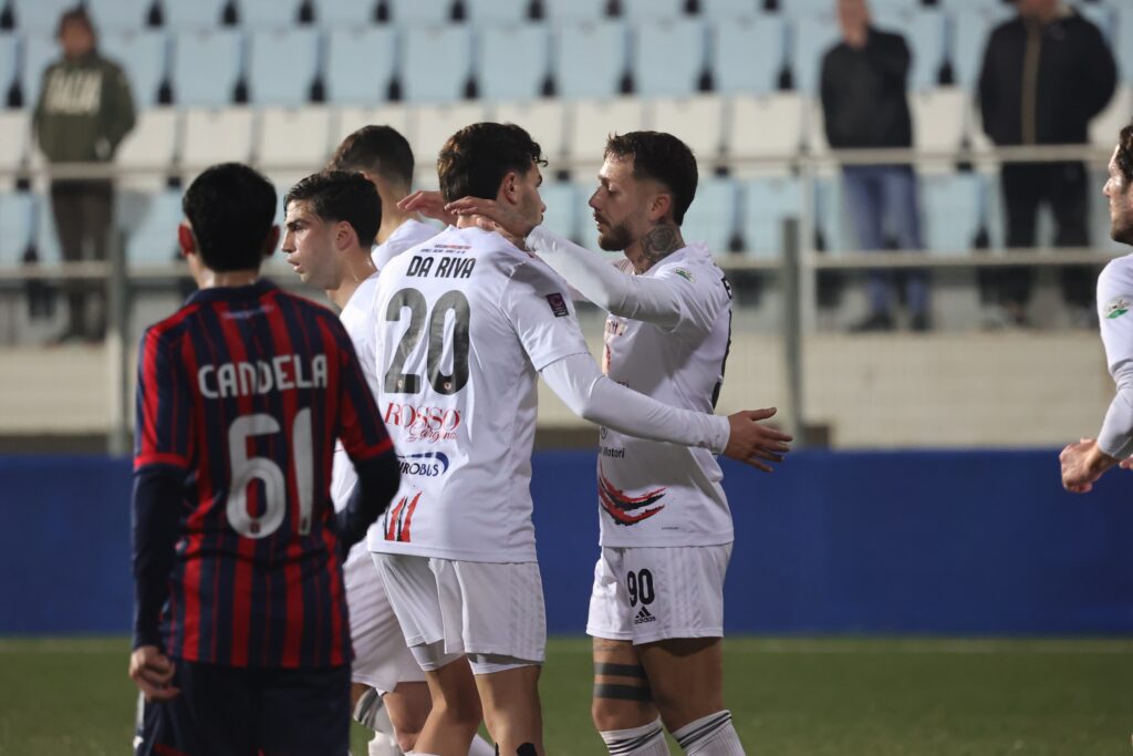 Immagine in evidenza: uno scatto di Taranto-Foggia (Serie C - girone C 2024/25) - crediti: foto di Federico Antonellis/Calcio Foggia 1920