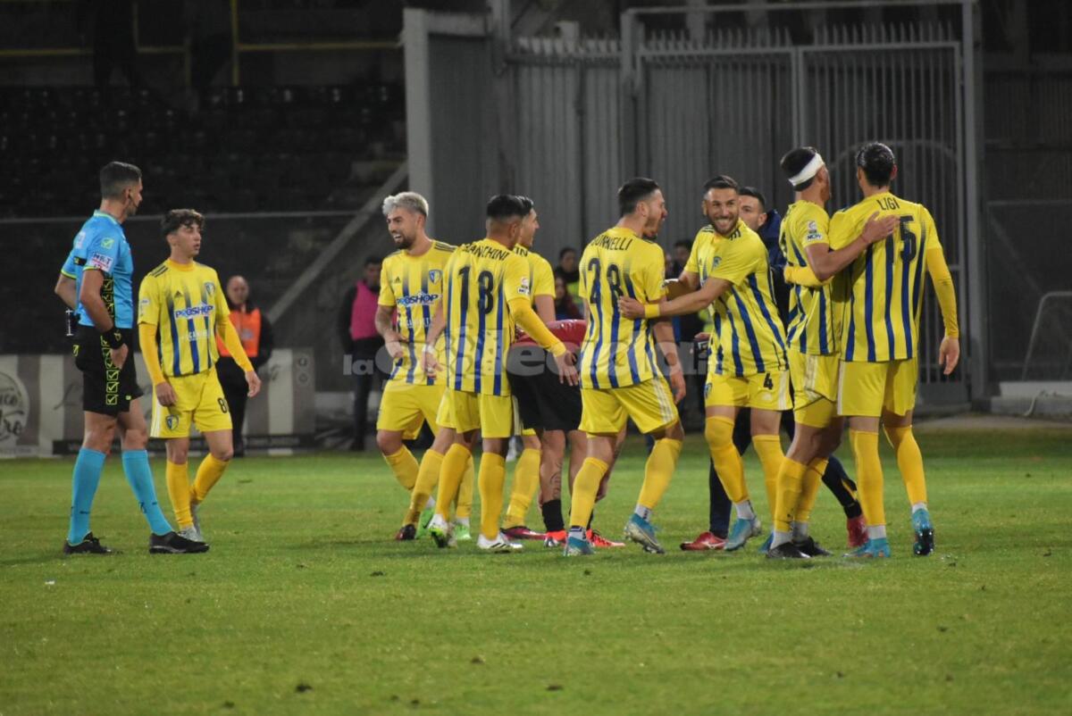 Quote Cerignola-Monopoli, nessun "match fixing": il motivo del blocco scommesse - Immagine in evidenza: uno scatto di Foggia-Audace Cerignola (Serie C - girone C 2023/24) - crediti: foto di Luigia Spinelli (RIPRODUZIONE VIETATA)