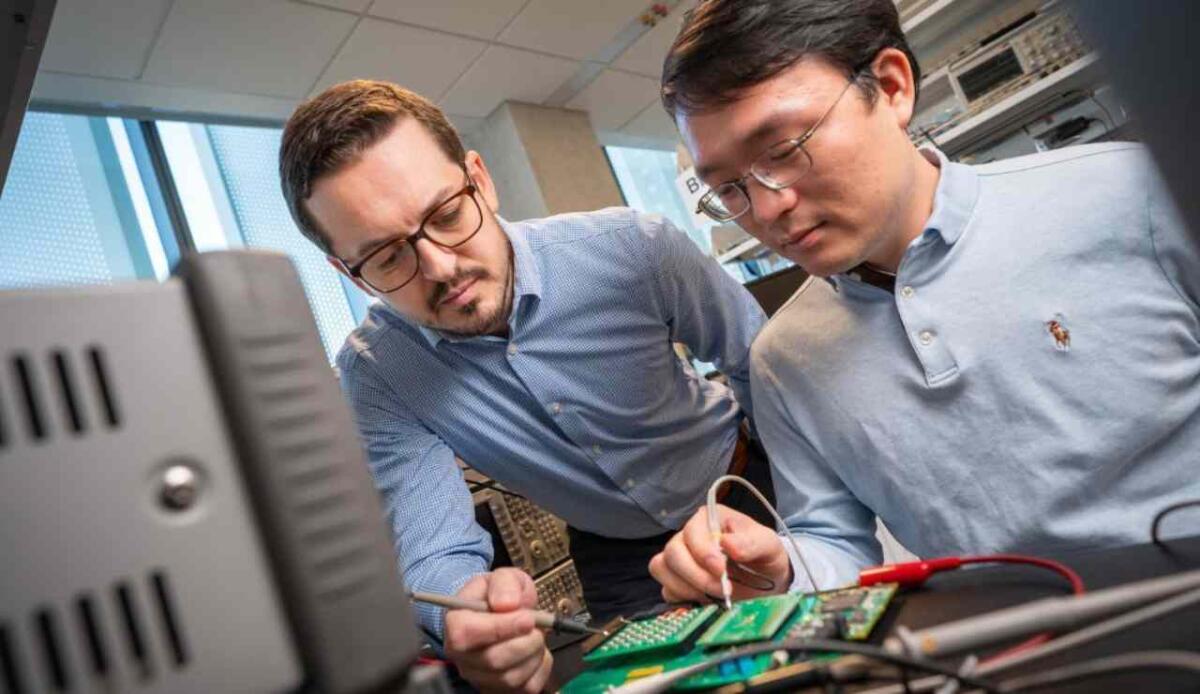 Microdroni più efficienti: un nuovo design della batteria ne prolunga il tempo di volo - Microdroni, ecco come lavorano gli sviluppatori dell'UCSD (today.ucsd.edu) - FindBest
