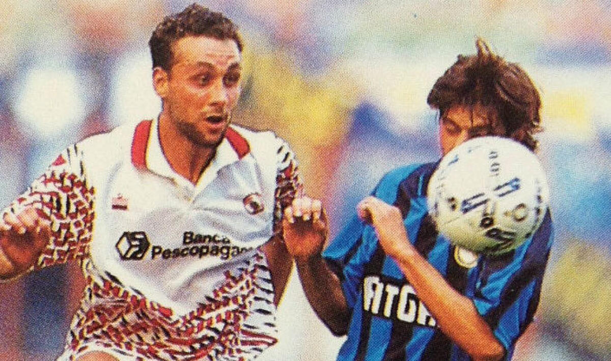 Ciccio Baiano: "Bologna e Taranto offrivano di più ma scelsi il Foggia" - Immagine in evidenza: Francesco Baiano in azione in Inter-Foggia 1-1, gara valevole per la prima giornata del Campionato Italiano di Serie A 1991-1992 - crediti foto: Wikipedia, pubblico dominio