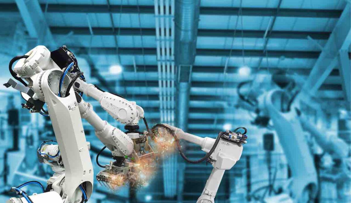 Nuovi robot industriali consumano il 90% di energia in meno grazie a pinze intelligenti - Nuovi robot industriali (Canva) - findbest.it