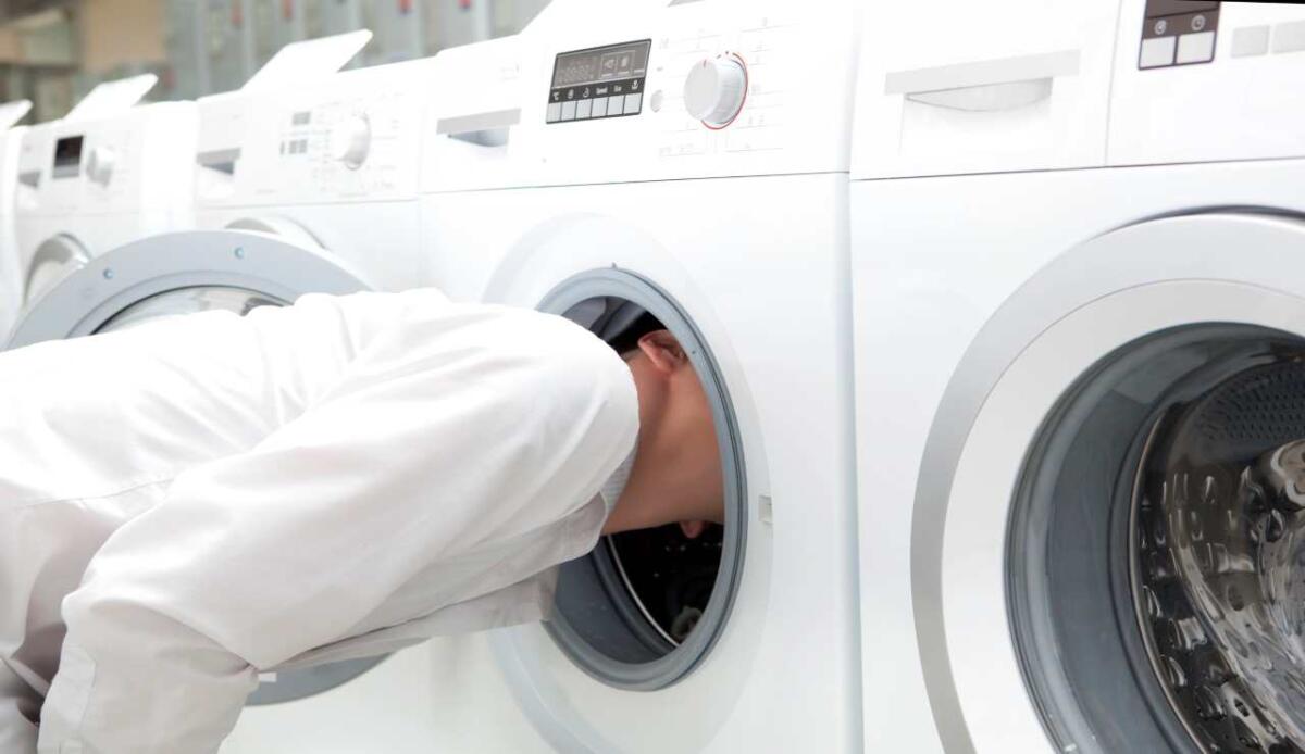 Dal Giappone arriva la "lavatrice umana": pulizia completa senza sapone e senza fatica - Novità tecnologica dal Giappone (depositphotos.com) - www.findbest.it