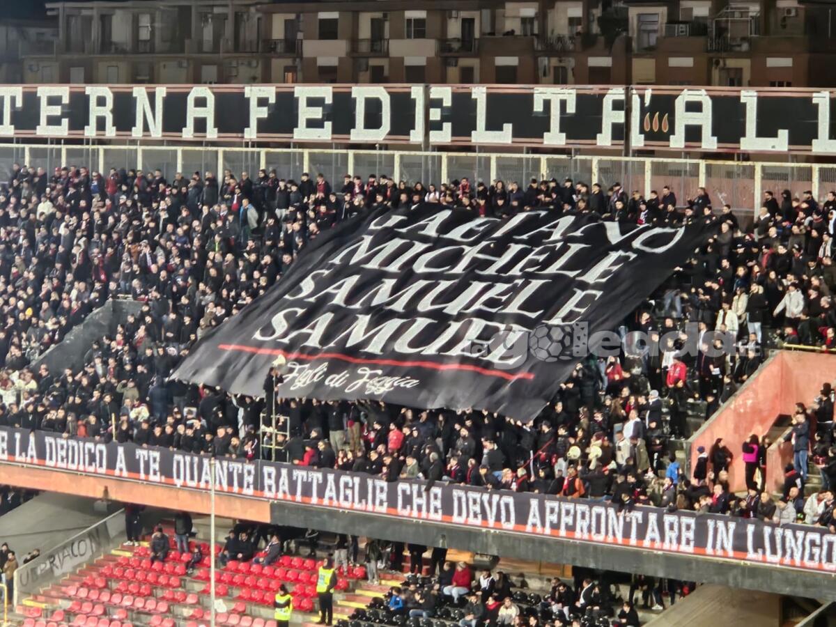 Catania-Foggia, al Massimino l'omaggio ai quattro angeli rossoneri - Foggia-Altamura, l’omaggio a Gaetano, Michele, Samuele e Samuel. Foto di Mario Mescia per lagoleada.it - riproduzione vietata