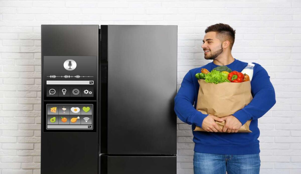 Addio sprechi: arriva il frigorifero intelligente che tiene d’occhio il tuo cibo (e ti suggerisce ricette) - Addio sprechi (depositphotos.com) - www.findbest.it