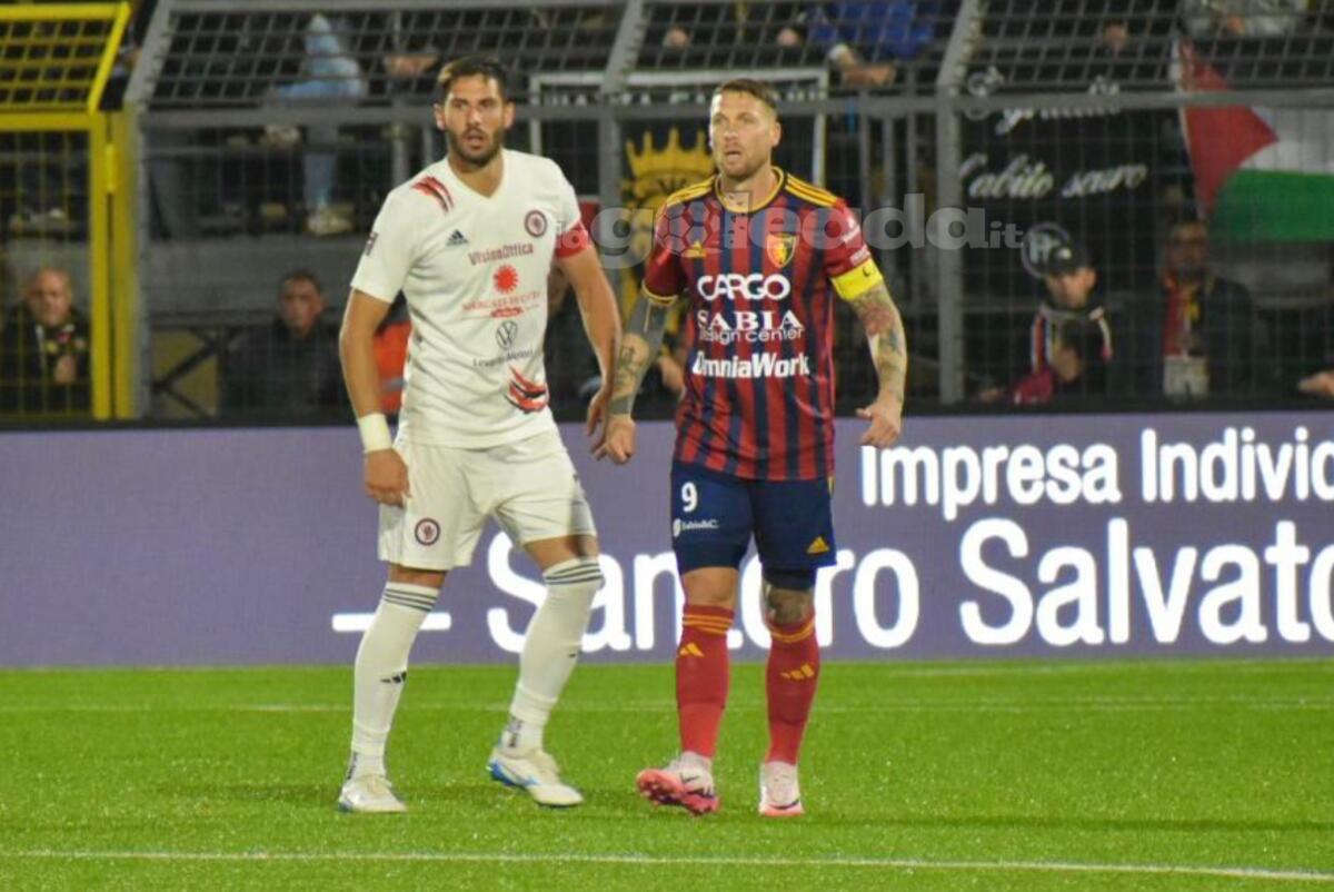 Caturano: “A Foggia mi sono commosso, nessuno dimenticherà i quattro angeli” - Immagine in evidenza: uno scatto di Potenza-Foggia (Serie C - girone C 2024/25) - crediti: foto di Luigia Spinelli/lagoleada.it (RIPRODUZIONE VIETATA)