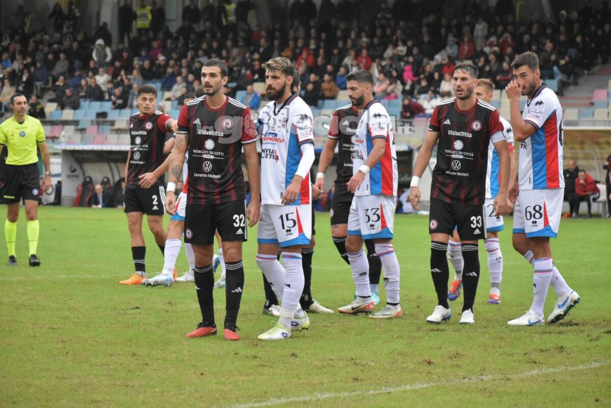 LIVE | Catania-Foggia, la cronaca in tempo reale - Immagine in evidenza: uno scatto di Foggia-Catania (Serie C - girone C 2024/25) - crediti: foto di Luigia Spinelli/lagoleada.it (RIPRODUZIONE VIETATA)
