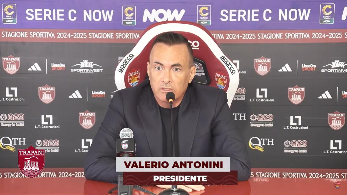 Trapani, esonerato Torrente. Antonini: "Gestione fallimentare" - Immagine in evidenza: Valerio Antonini - crediti foto: canale ufficiale YouTube Trapani Calcio (frame da video)