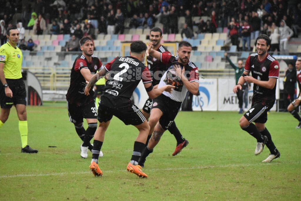 Immagine in evidenza: uno scatto di Foggia-Catania (Serie C - girone C 2024/25) - crediti: foto di Luigia Spinelli/lagoleada.it (RIPRODUZIONE VIETATA)