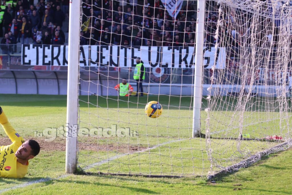 Immagine in evidenza: uno scatto di Foggia-Potenza (Serie C - girone C 2024/25) - crediti: foto di Luigia Spinelli/lagoleada.it (RIPRODUZIONE VIETATA)