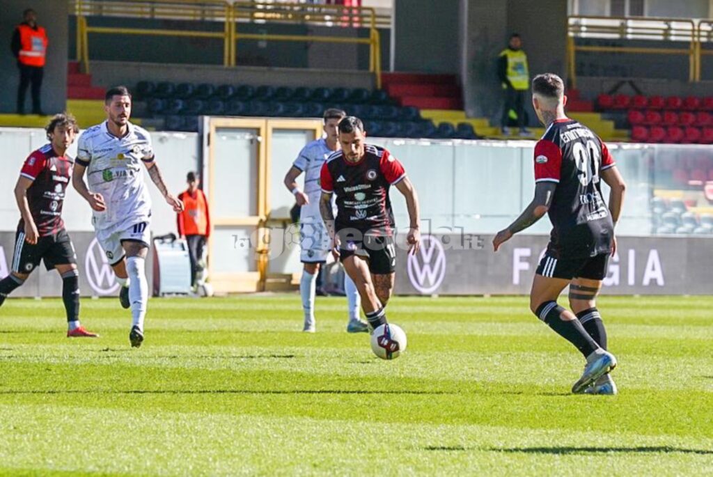 Immagine in evidenza: uno scatto di Foggia-Cavese (Serie C - girone C 2024/25) - crediti: foto di Sara Angiolino/lagoleada.it (RIPRODUZIONE VIETATA)