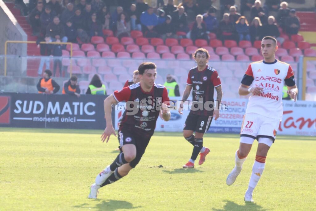 Immagine in evidenza: uno scatto di Foggia-Potenza (Serie C - girone C 2024/25) - crediti: foto di Luigia Spinelli/lagoleada.it (RIPRODUZIONE VIETATA)