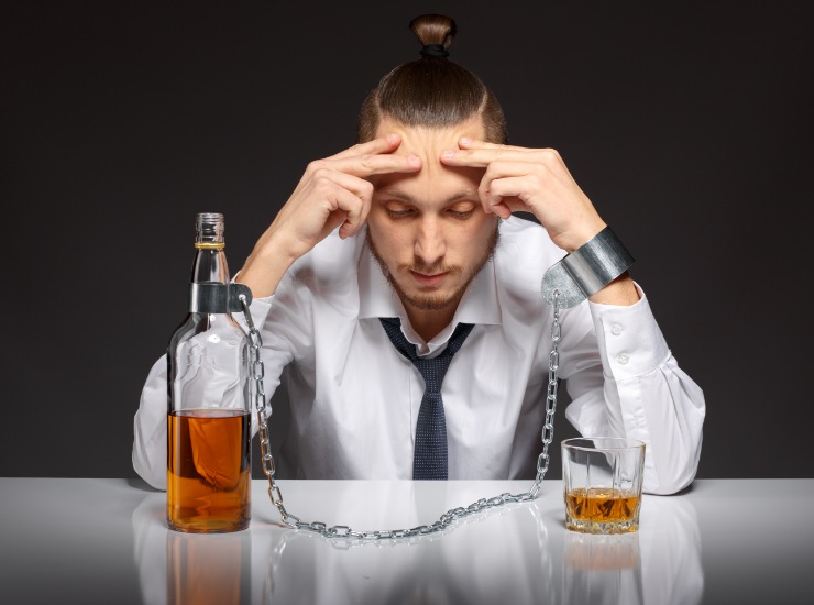 Alcol e riconoscimento facciale, non funziona (Freepik Foto) - www.qrios.it