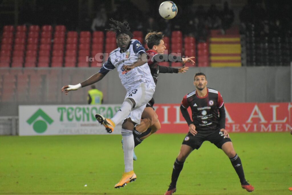 Immagine in evidenza: uno scatto di Foggia-Casertana (Serie C - girone C 2024/25) - crediti: foto di Luigia Spinelli (RIPRODUZIONE VIETATA)