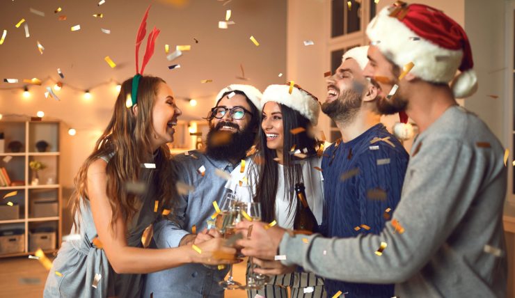 Festeggiare il compleanno con gli amici (Canva FOTO) - www.notiziesecche.it