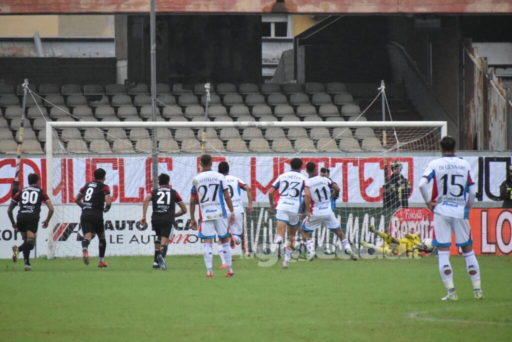 Immagine in evidenza: uno scatto di Foggia-Catania (Serie C - girone C 2024/25) - crediti: foto di Luigia Spinelli/lagoleada.it (RIPRODUZIONE VIETATA)