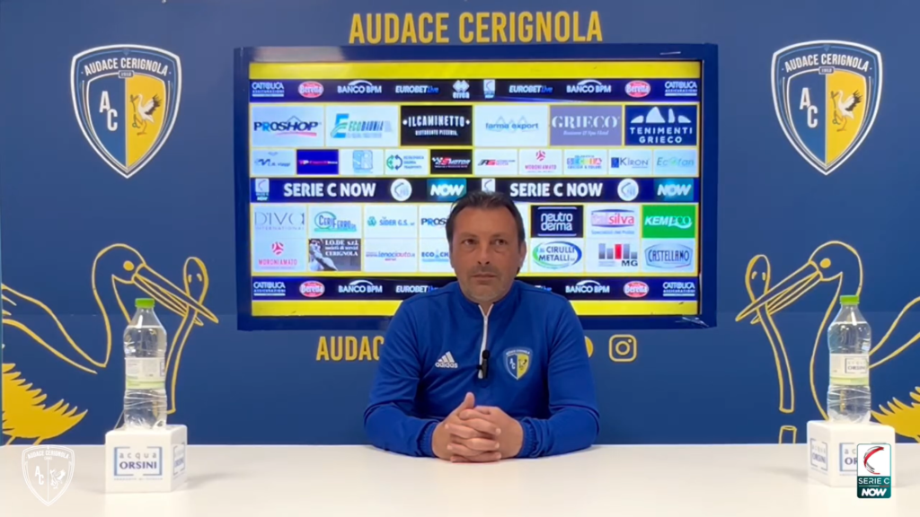 Immagine in evidenza: mister Giuseppe Raffaele - crediti foto: pagina ufficiale Facebook S.S. Audace Cerignola 1912 (frame da video)