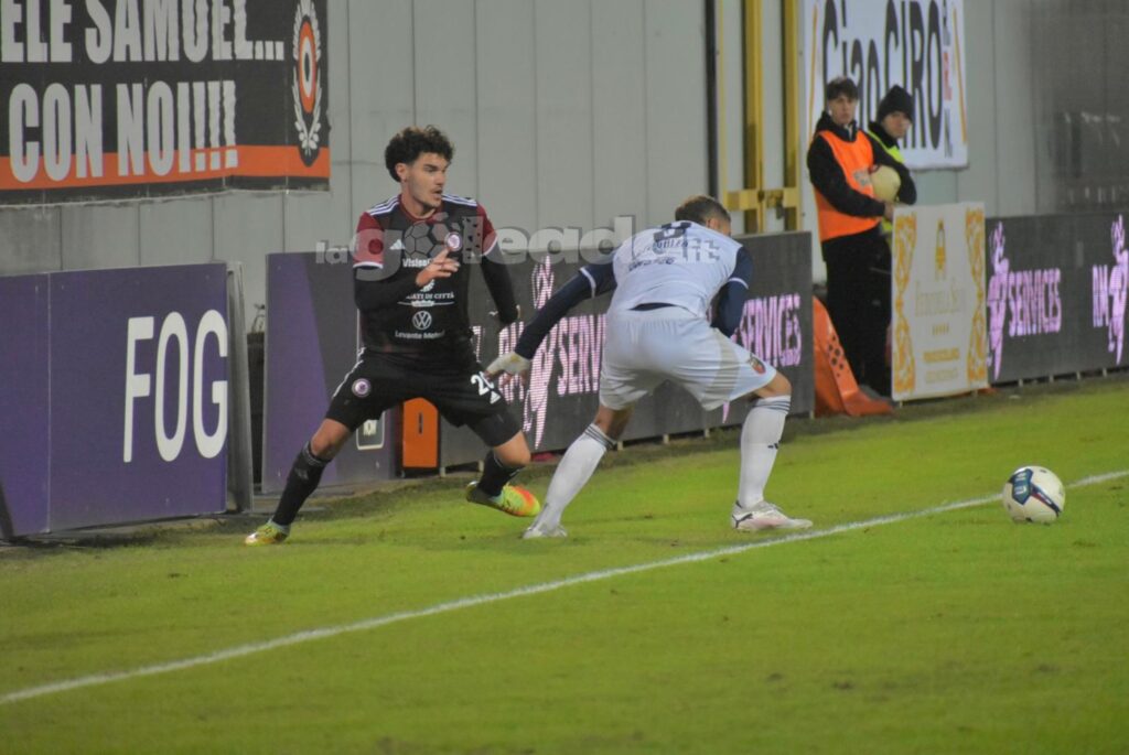 Immagine in evidenza: uno scatto di Foggia-Casertana (Serie C - girone C 2024/25) - crediti: foto di Luigia Spinelli (RIPRODUZIONE VIETATA)