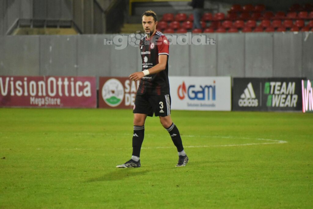 Immagine in evidenza: uno scatto di Foggia-Casertana (Serie C - girone C 2024/25) - crediti: foto di Luigia Spinelli (RIPRODUZIONE VIETATA)