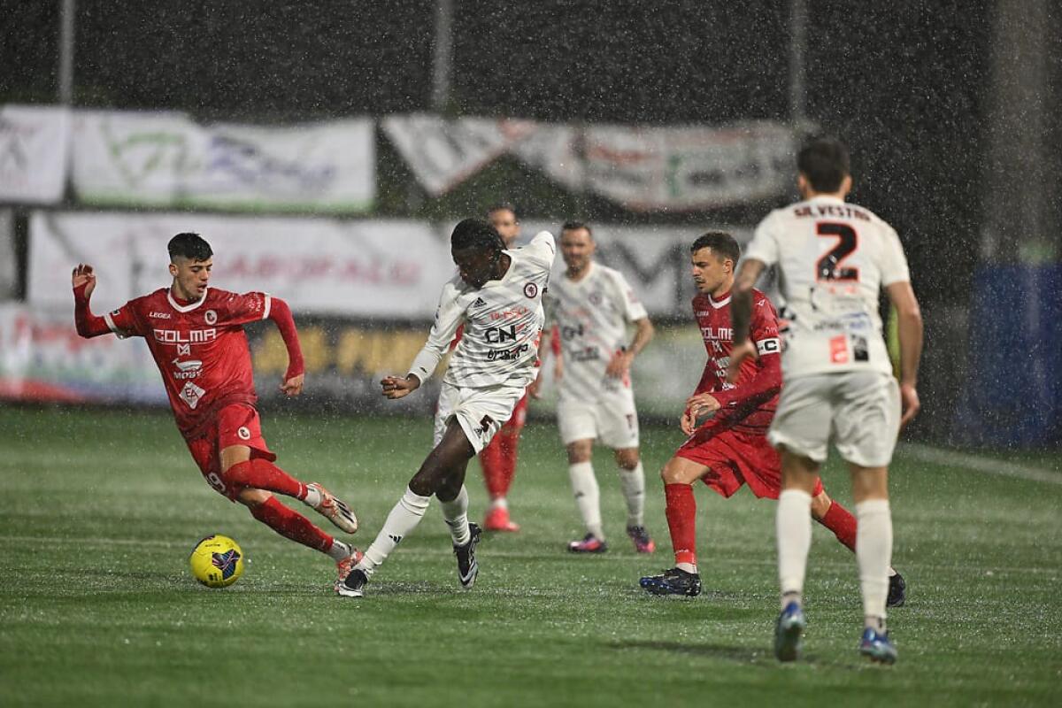Serie C, come funzionano i playout nel girone C senza Taranto e Turris? - Immagine in evidenza: uno scatto di Turris-Foggia (Serie C - girone C 2023/24) - crediti: foto di Antonellis-Varo/Calcio Foggia 1920