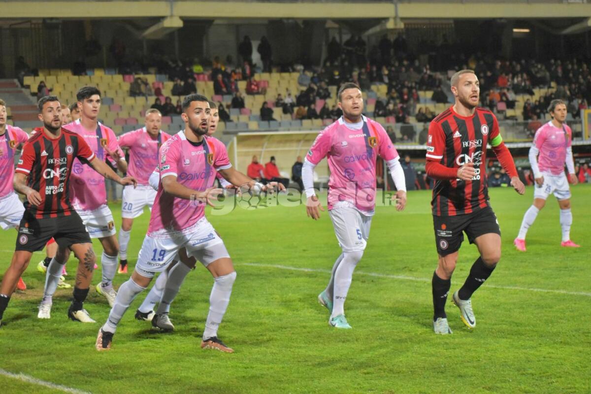 LIVE | Picerno-Foggia, la cronaca in tempo reale - Immagine in evidenza: uno scatto di Foggia-Picerno (Serie C - girone C 2023/24) - crediti: foto di Luigia Spinelli (RIPRODUZIONE VIETATA)