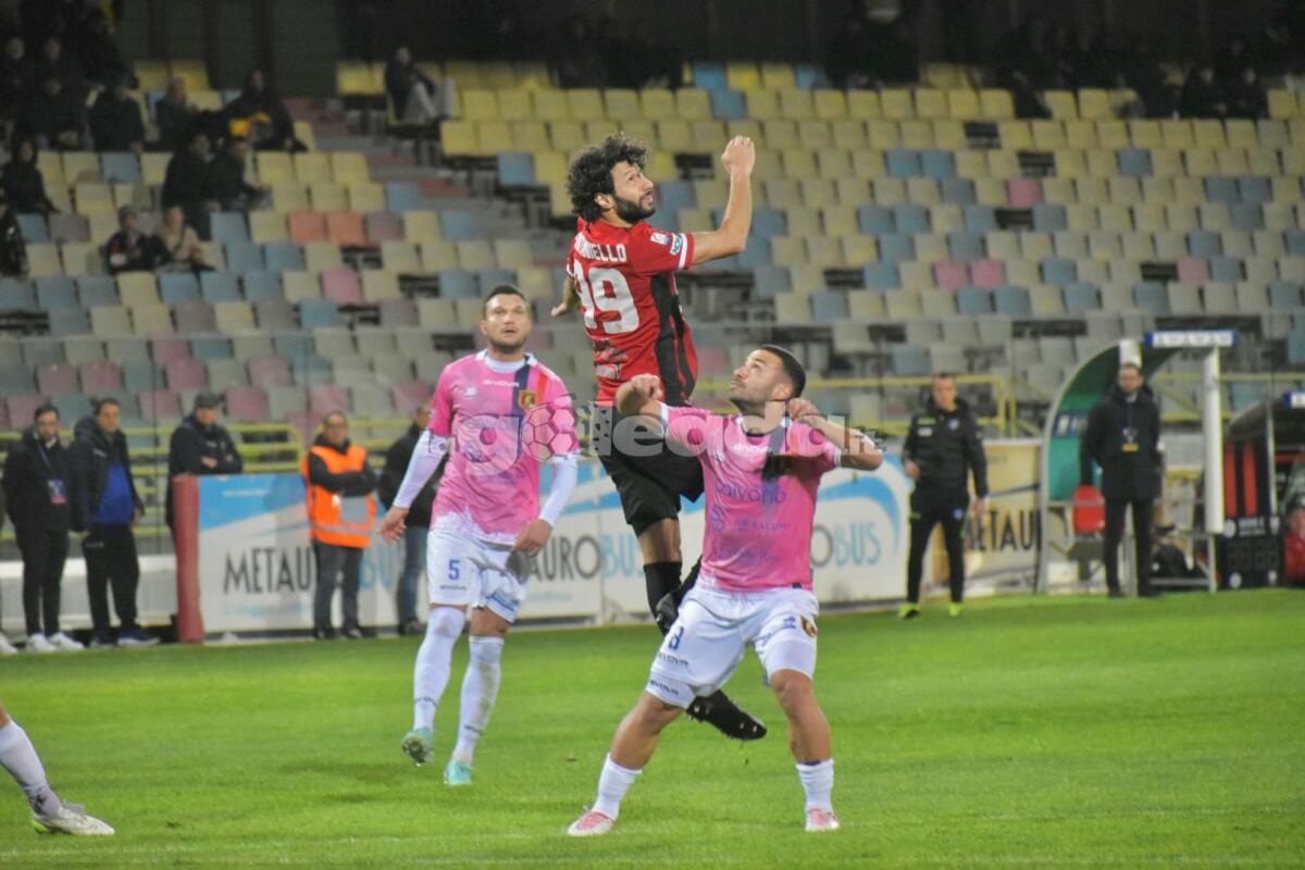 Chi arbitrerà Picerno-Foggia? Il nome e le statistiche - Immagine in evidenza: uno scatto di Foggia-Picerno (Serie C - girone C 2023/24) - crediti: foto di Luigia Spinelli (RIPRODUZIONE VIETATA)
