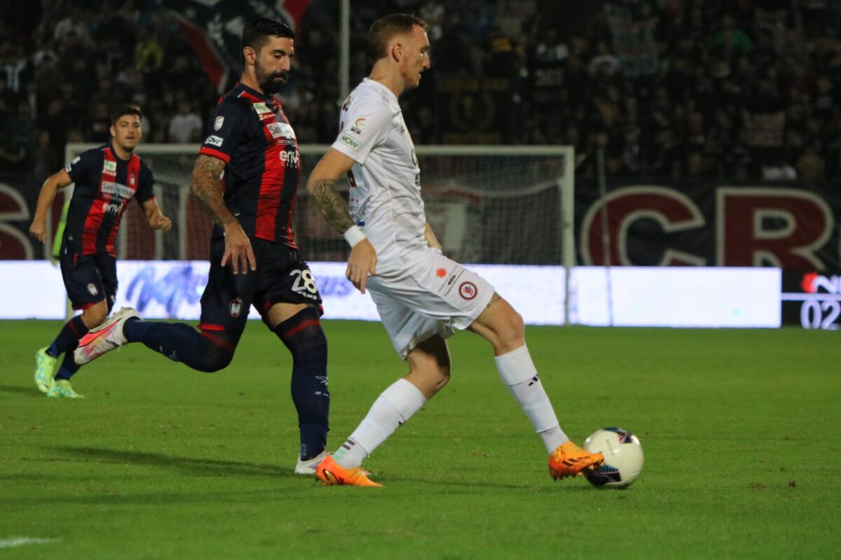 LIVE | Crotone-Foggia, la cronaca in tempo reale - Immagine in evidenza: uno scatto di Crotone-Foggia (Serie C - girone C 2023/24) - crediti: foto di Calcio Foggia 1920/Federico Antonellis