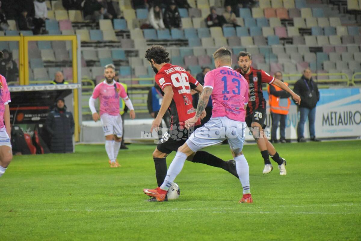 Picerno-Foggia, UFFICIALE: trasferta vietata ai tifosi ospiti - Immagine in evidenza: uno scatto di Foggia-Picerno (Serie C - girone C 2023/24) - crediti: foto di Luigia Spinelli (RIPRODUZIONE VIETATA)