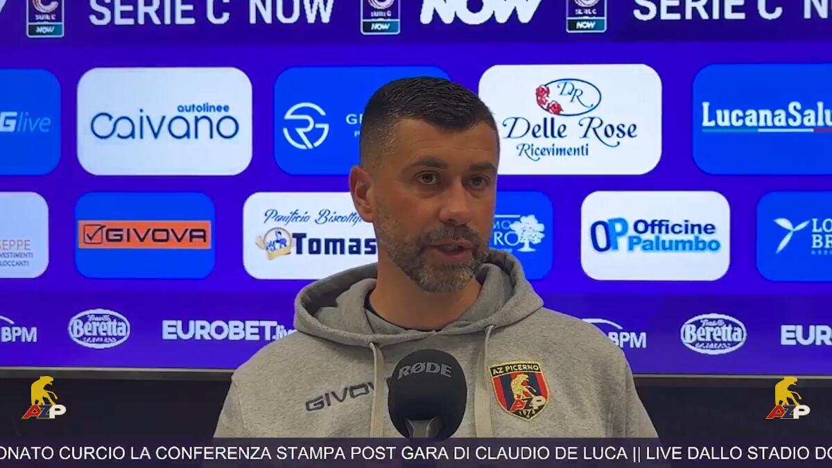 Picerno, De Luca: "Siamo pronti ai playoff. Oggi non era semplice" - Immagine in evidenza: mister Claudio De Luca - crediti foto: pagina ufficiale Facebook AZ Picerno (frame da video)