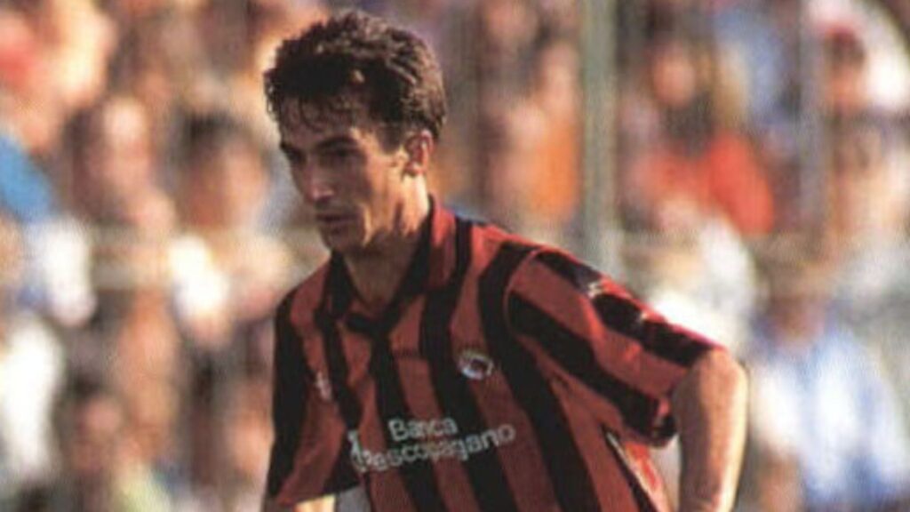 Immagine in evidenza: Roberto Rambaudi con la maglia del Foggia nella stagione 1991/92 - crediti foto: Wikipedia/pubblico dominio