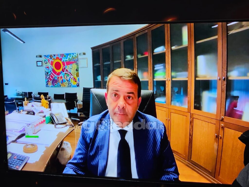 Immagine in evidenza: uno scatto dalla conferenza stampa di Nicola Canonico (31 marzo 2025) - crediti: foto di Mario Mescia/lagoleada.it (RIPRODUZIONE VIETATA)