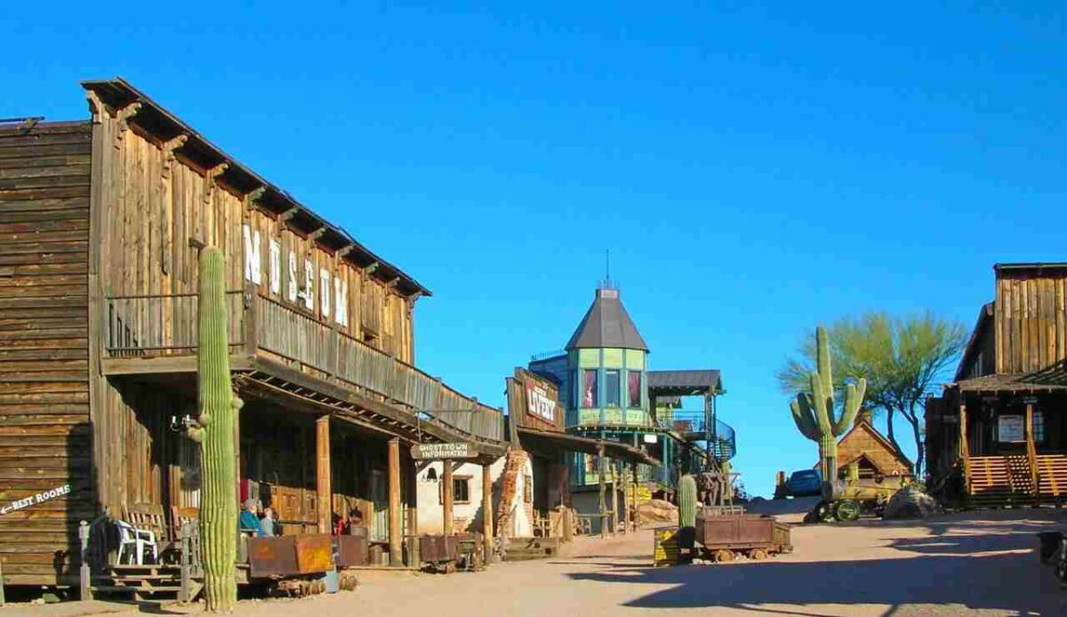 Le 10 città fantasma più affascinanti d’Europa da visitare almeno una volta - Città fantasma (Depositphotos foto) - www.aforismicitazioni.it