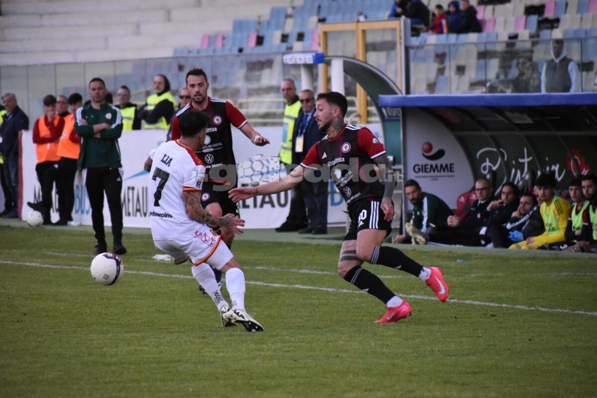 Messina-Foggia, il primo dato sui biglietti staccati - Immagine in evidenza: uno scatto di Foggia-Messina (Serie C - girone C 2024/25) - crediti: foto di Luigia Spinelli/lagoleada.it (RIPRODUZIONE VIETATA)
