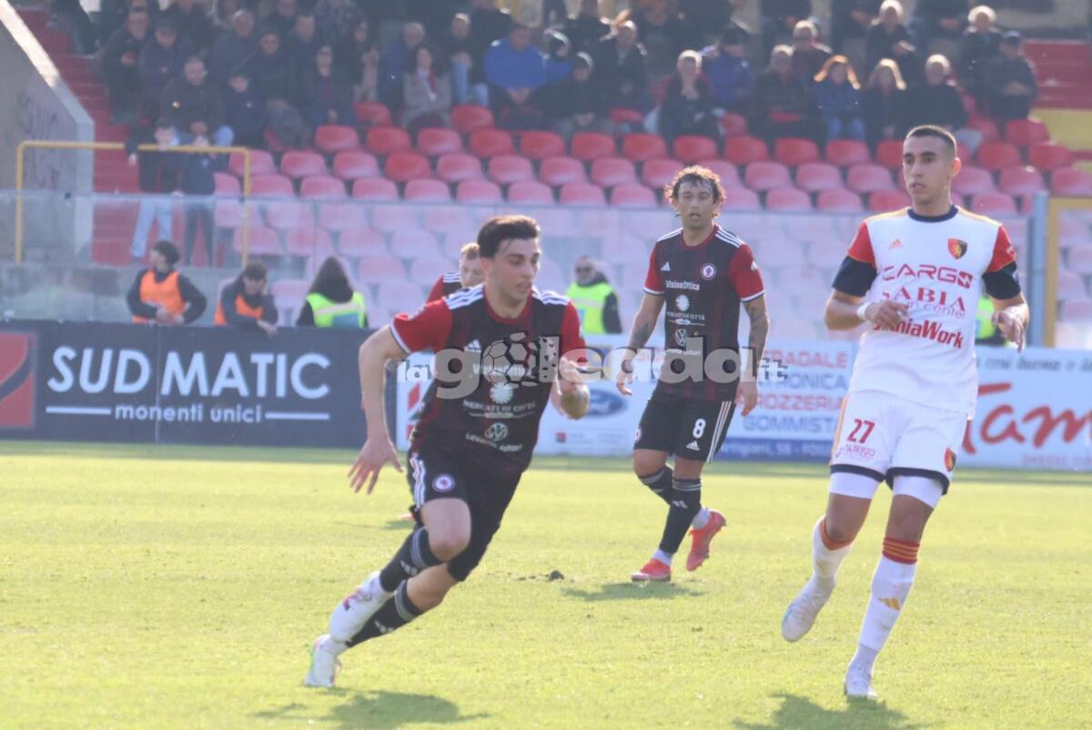Foggia, tutti "nel bunker": allenamenti a porte chiuse. Gala da valutare - Immagine in evidenza: uno scatto di Foggia-Potenza (Serie C - girone C 2024/25) - crediti: foto di Luigia Spinelli/lagoleada.it (RIPRODUZIONE VIETATA)