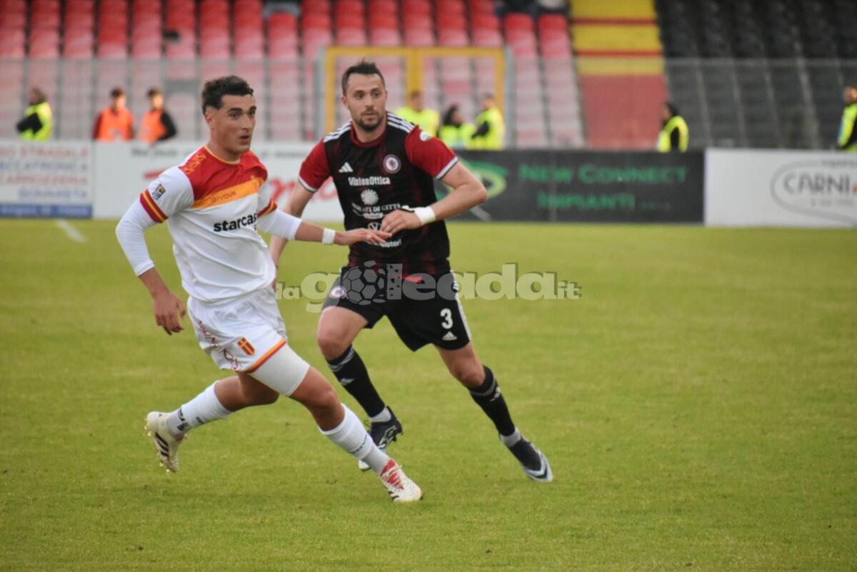 Messina-Foggia, prevendita biglietti a gonfie vele: il dato aggiornato - Immagine in evidenza: uno scatto di Foggia-Messina (Serie C - girone C 2024/25) - crediti: foto di Luigia Spinelli/lagoleada.it (RIPRODUZIONE VIETATA)