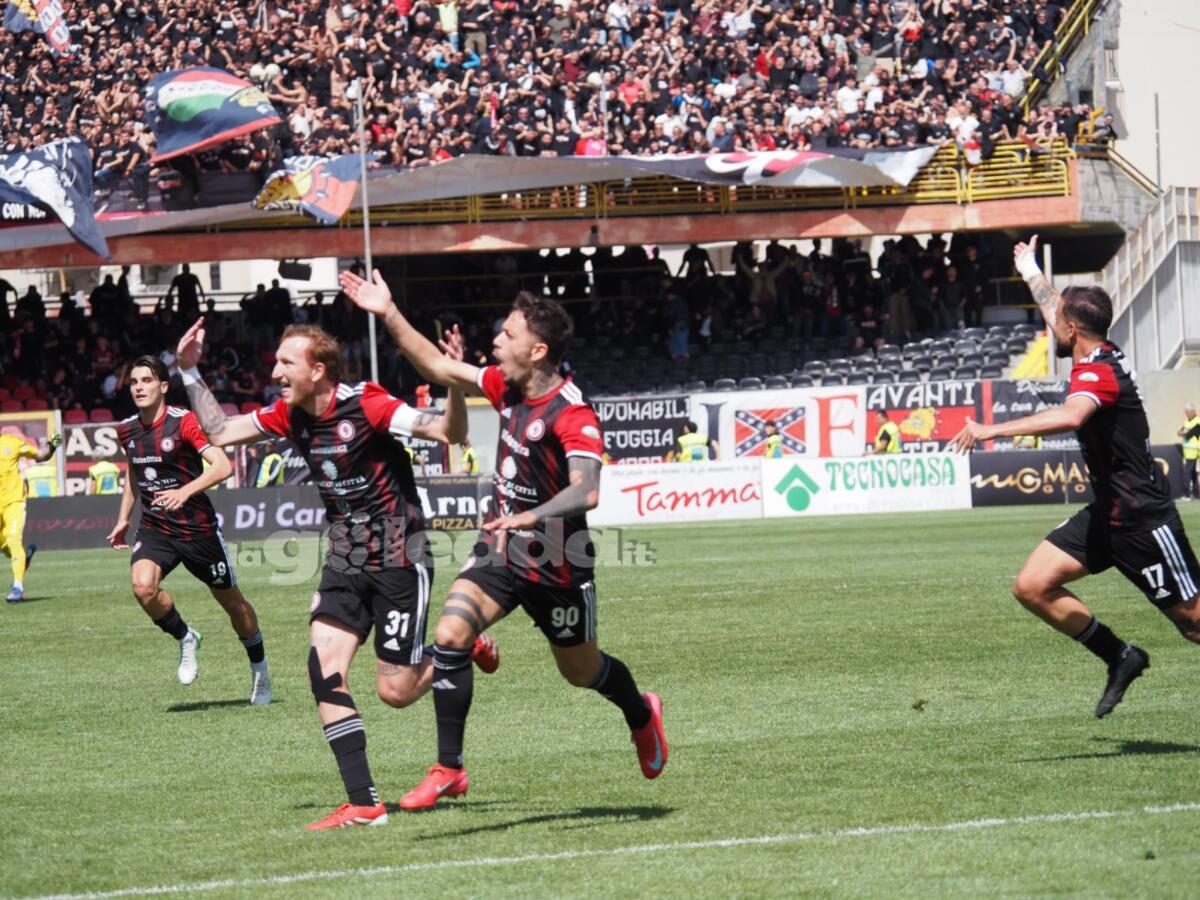 Missione compiuta: Foggia, la salvezza è tua. Messina in D - Immagine in evidenza: uno scatto di Foggia-Messina (playout Serie C 2024/25) - crediti: foto di Luigia Spinelli/lagoleada.it (RIPRODUZIONE VIETATA)