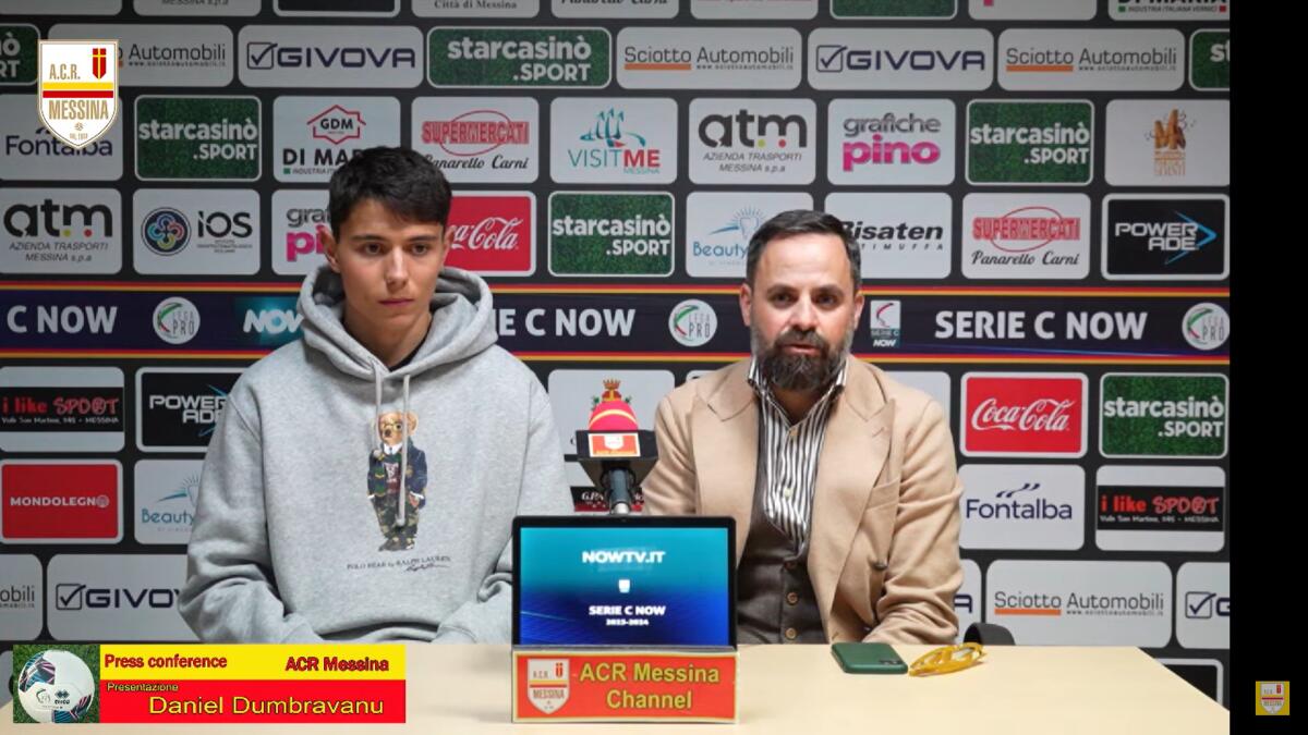 Messina, Dumbravanu: "Foggia? Guai a sottovalutarlo. Conosciamo..." - Immagine in evidenza: Daniel Dumbravanu ed il DS Domenico Roma ai tempi del Messina - crediti foto: canale ufficiale YouTube Messina Calcio (frame da video)