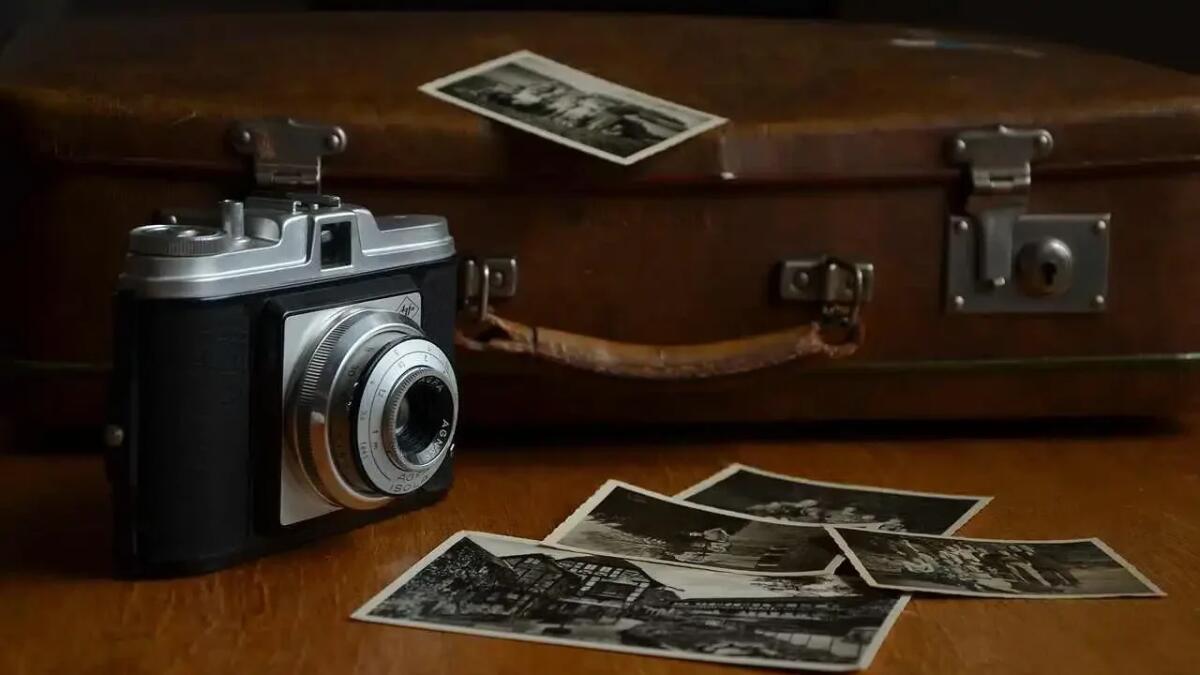 Queste macchine fotografiche hanno fatto la storia: se ne possiedi una hai vinto al lotto - Illustrazione di una vecchia macchina fotografica (Pixabay FOTO) -  www.qrios.it