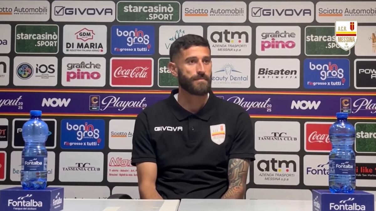Messina, Crimi: "Foggia costruito per altro, testa agli ultimi novanta minuti" - Immagine in evidenza: Marco Crimi - crediti foto: canale ufficiale YouTube ACR Messina (frame da video)
