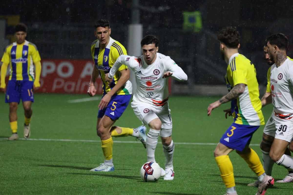 Foggia, recuperi in vista del Messina: Gala, Camigliano e (forse) Danzi - Immagine in evidenza: uno scatto di Cerignola-Foggia (Serie C - girone C 2024/25) - crediti: Federico Antonellis/Calcio Foggia 1920