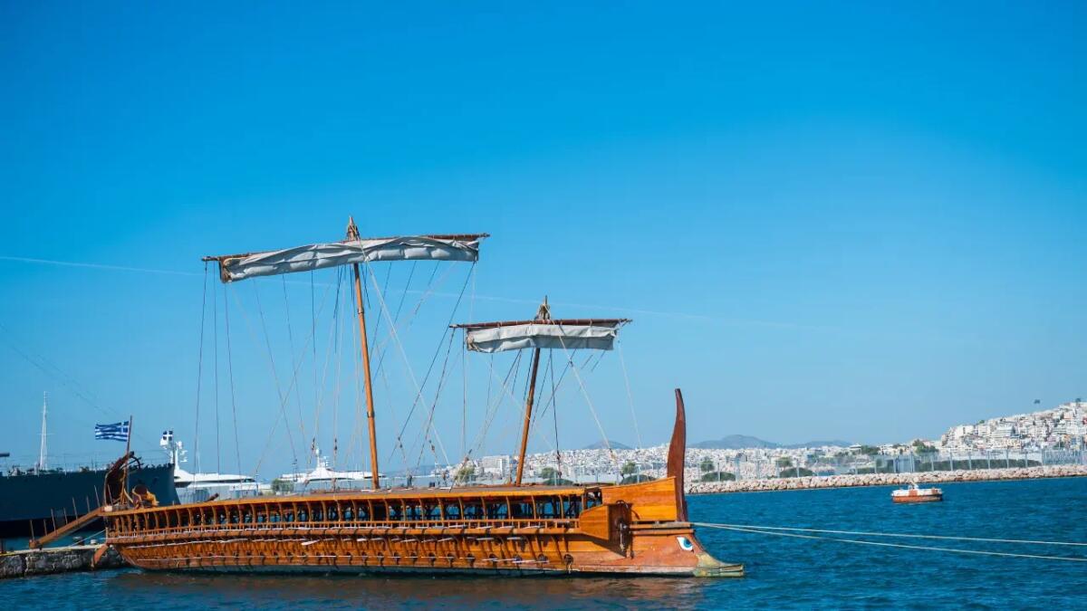 Come il paradosso della nave di Teseo sfida la percezione della tua stessa identità - 