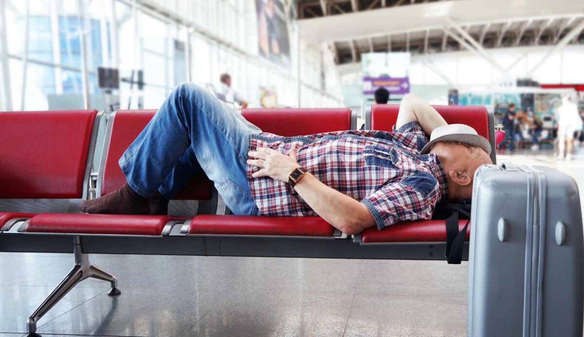 L’uomo che ha vissuto in un aeroporto per 18 anni: la storia vera dietro il film The Terminal - 