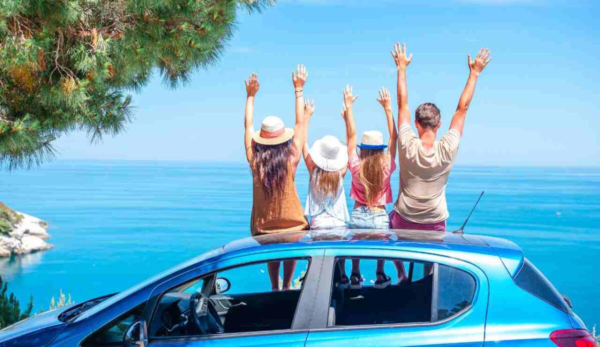 Viaggi 2025: le nuove tendenze che stanno trasformando il modo di esplorare il mondo - Tendenze di viaggio per il 2025 (Canva foto) - www.cosediviaggio.it