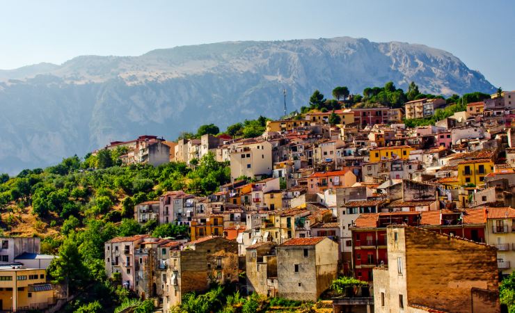 Borgo italiano (Canva foto) - cuengineering.it/cosediviaggio